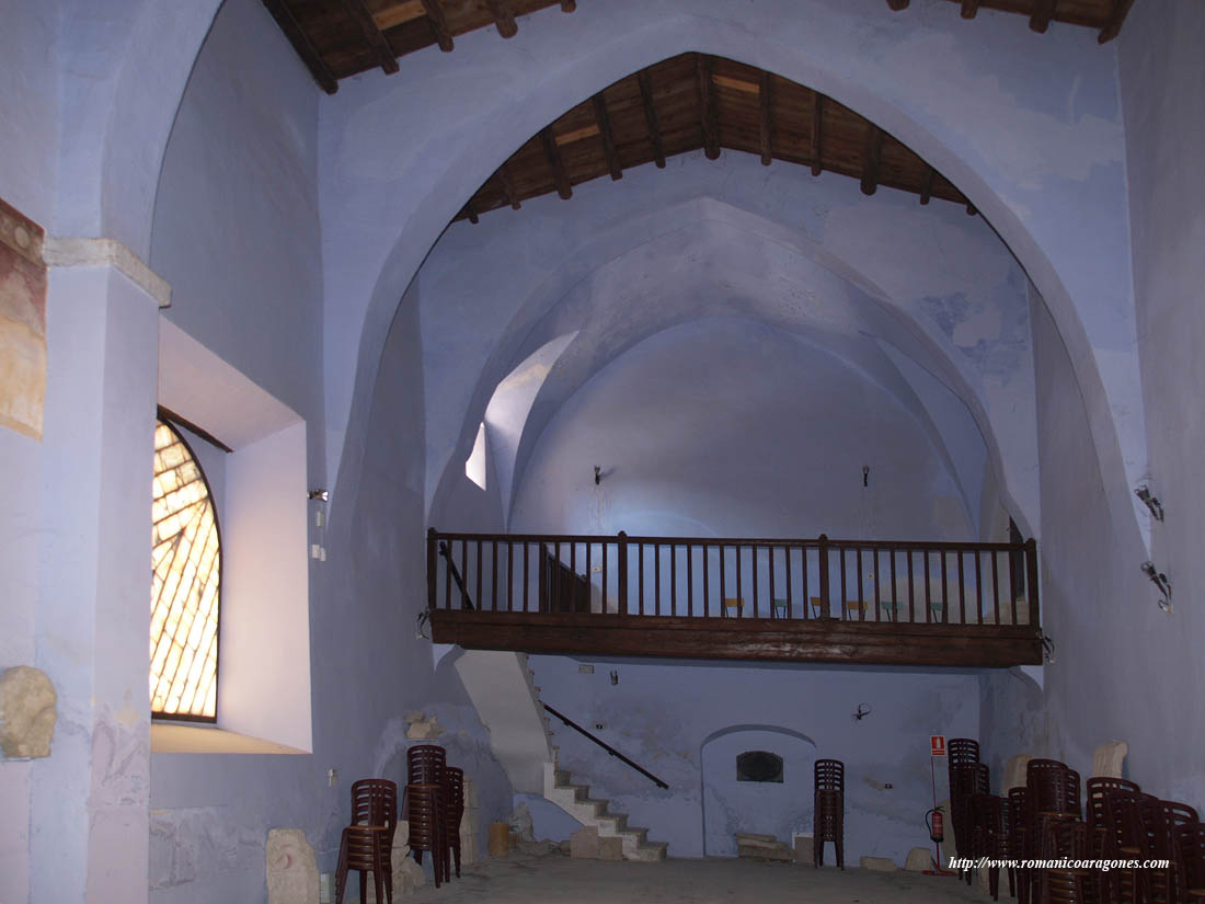 MESA DE ALTAR Y VENTANALES